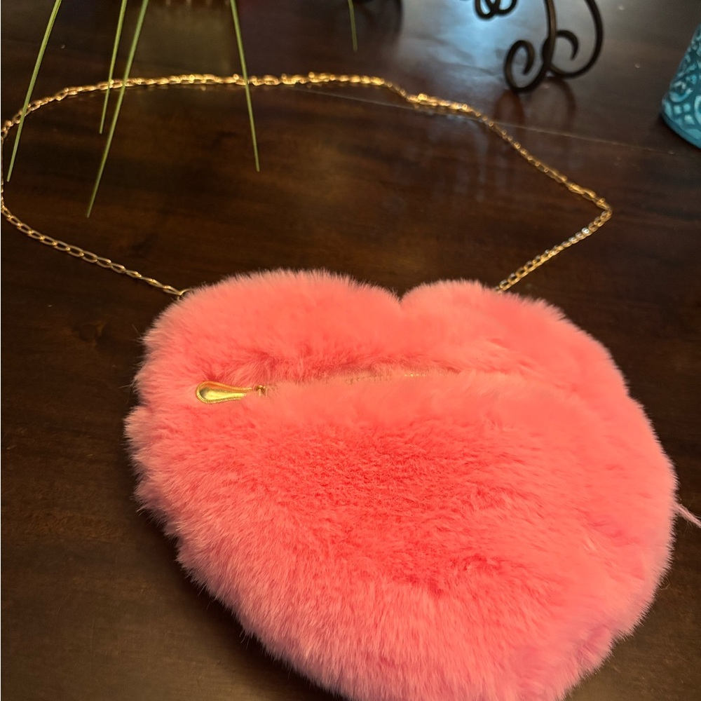 Source Unknown Fuzzy Pink Heart Bag
